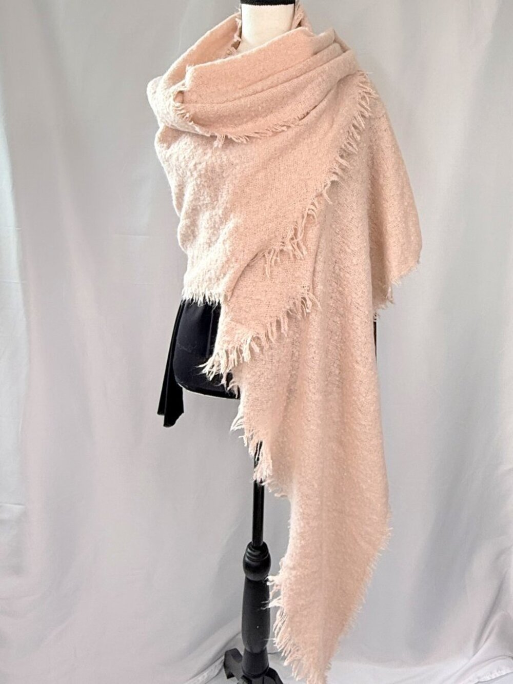 Anthropologie Blush Pink Chunky Knit Oversized Blanket Scarf Wrap Fringed Larg